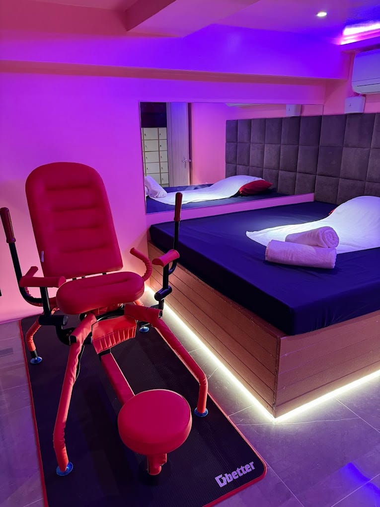 Cube Massage — Nuru & Body to Body Massage interior photo 4 in Bangkok