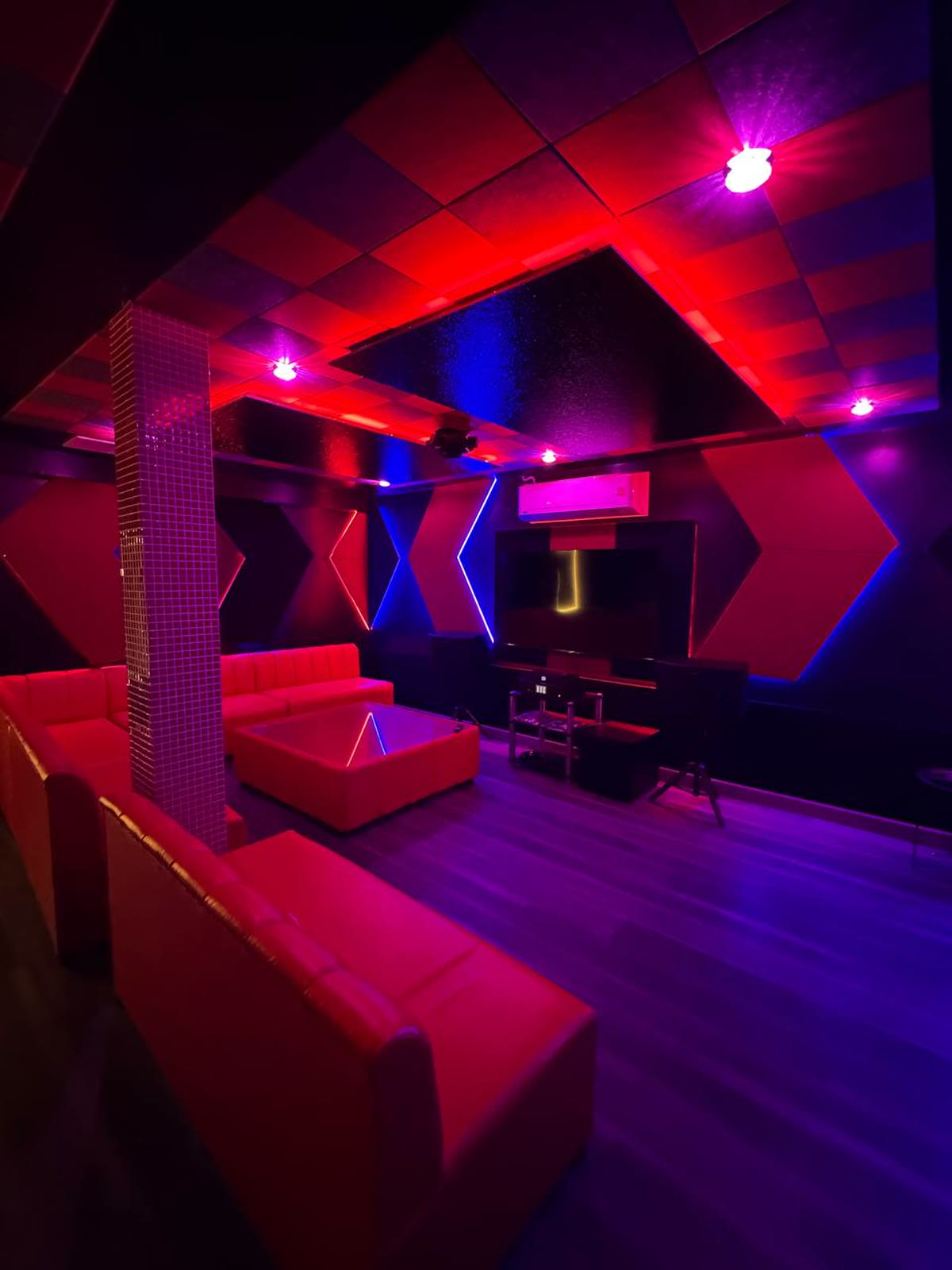 Drake Luxury Lounge — Nuru & Body to Body Massage photo 5 in Bangkok
