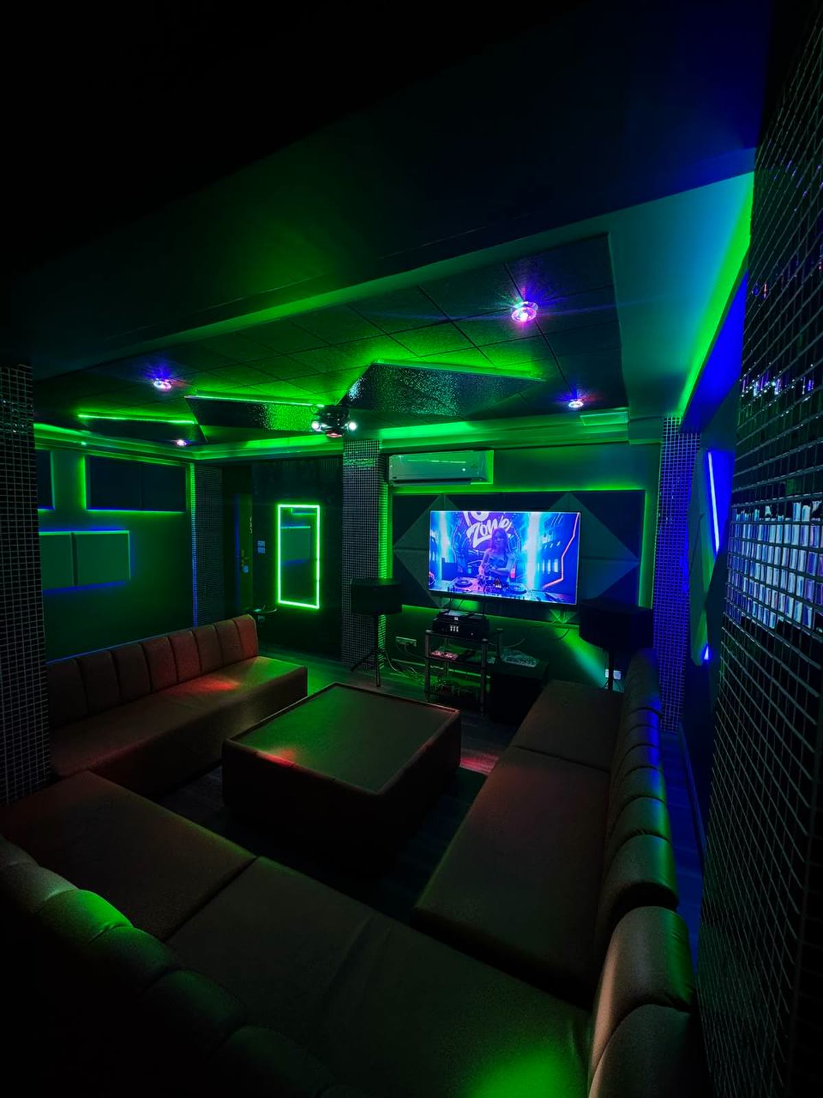 Drake Luxury Lounge — Nuru & Body to Body Massage photo 6 in Bangkok