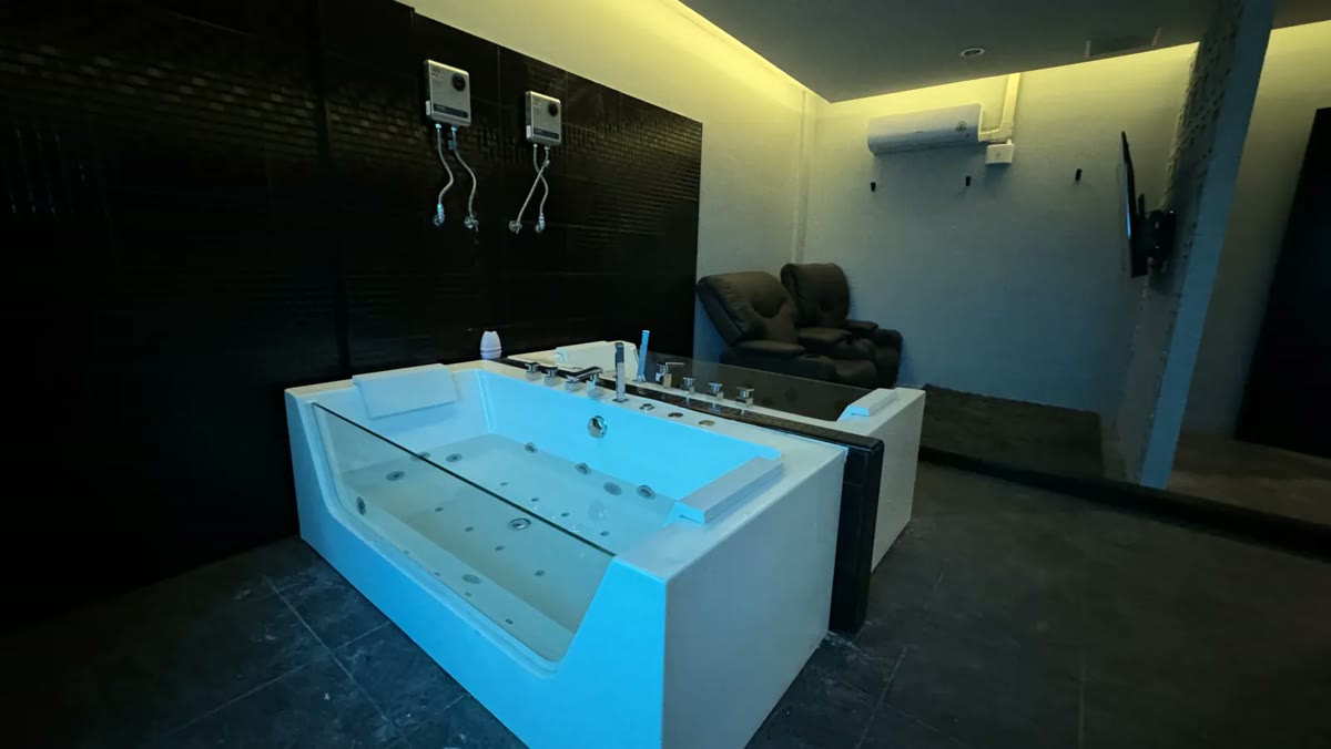 Heal Nuru & Soapy Massage — Nuru & Body to Body Massage photo 2 in Bangkok