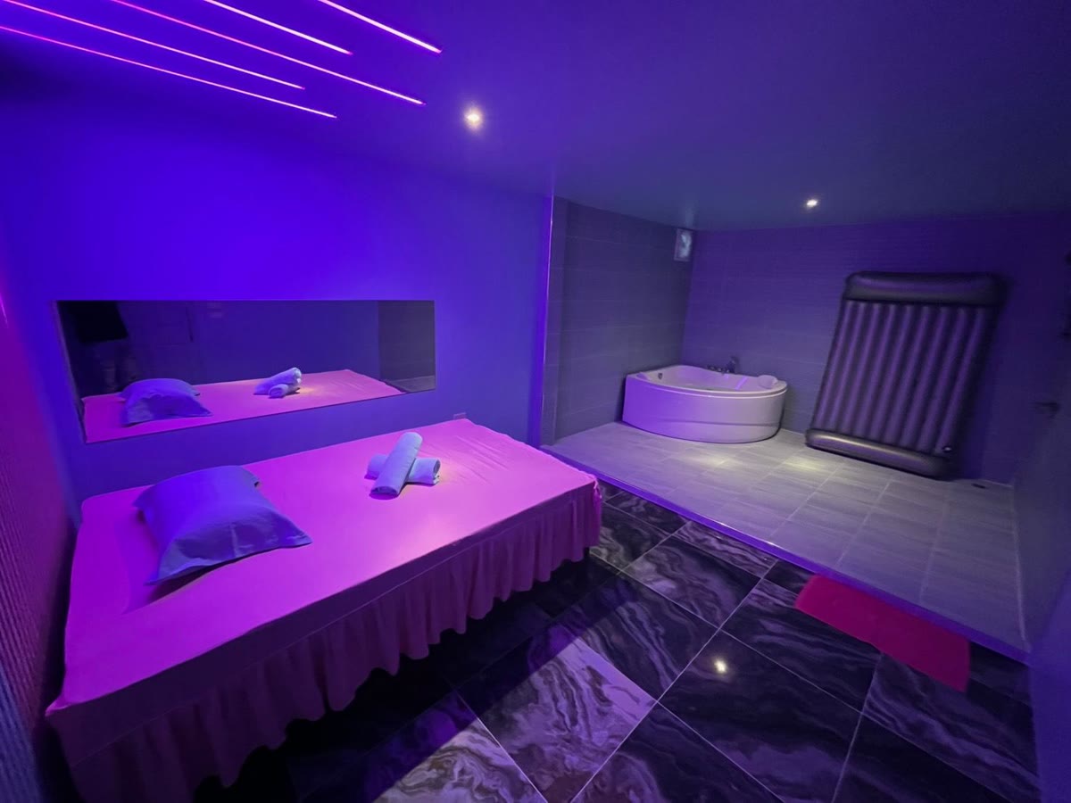 J-Spot Bangkok — Nuru & Body to Body Massage photo 3 in Bangkok