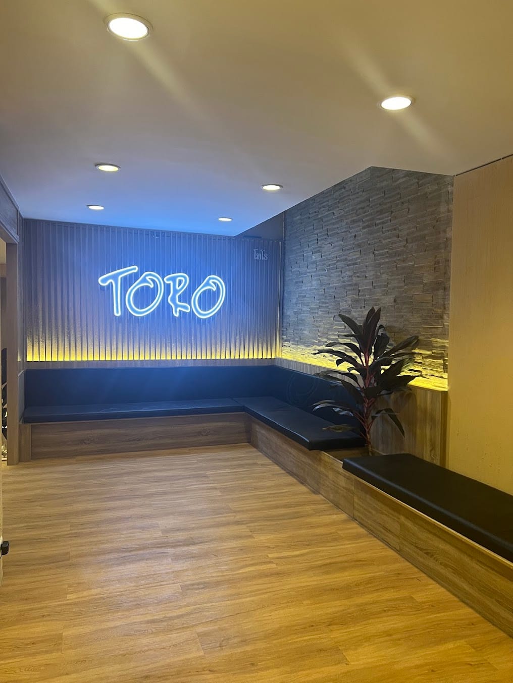 Toro Nuru Massage — Nuru & Body to Body Massage interior photo 5 in Bangkok